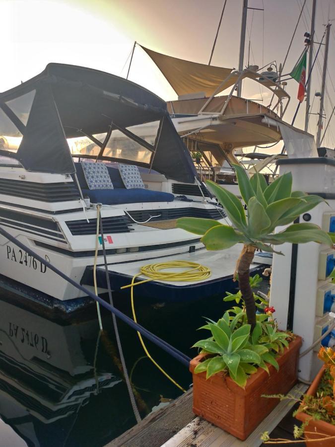 Desire Charming House Boat Hotel Палермо Екстериор снимка