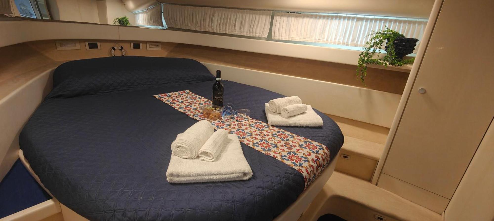 Desire Charming House Boat Hotel Палермо Екстериор снимка